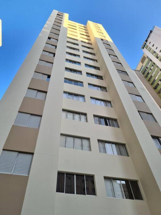 Apartamento Apartamento Pratico Com Otima Localizacao. *